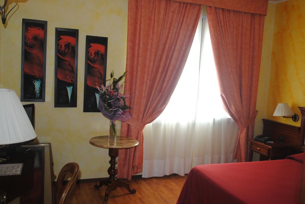 Hotel Vazzana Volpiano Zimmer foto