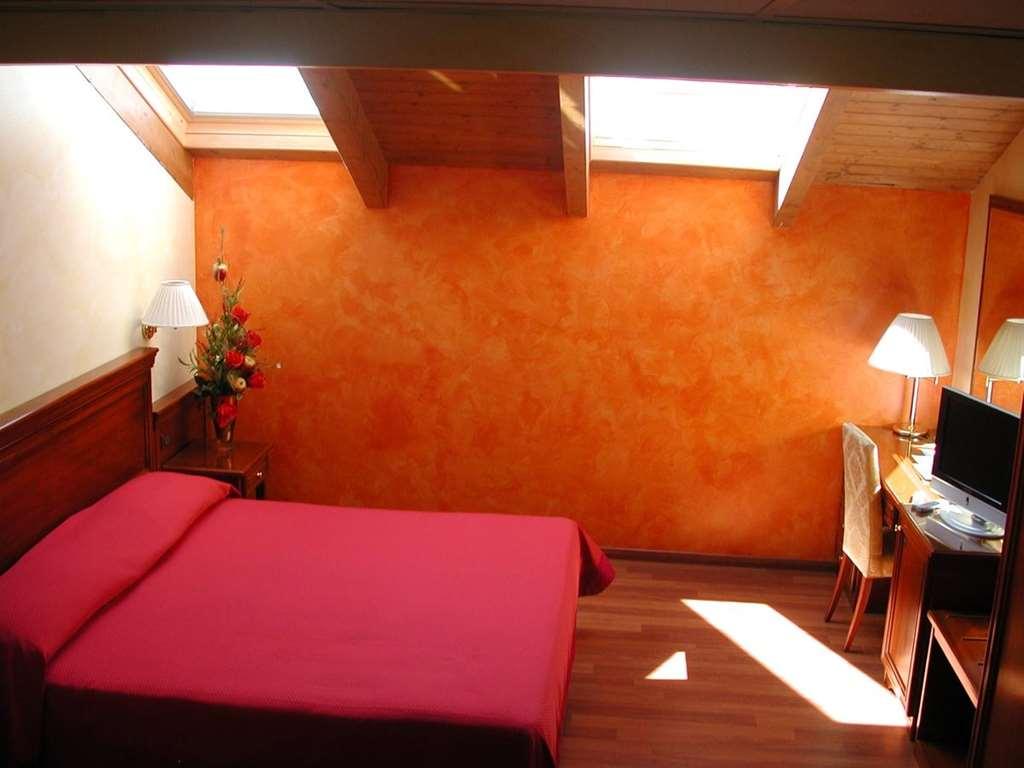 Hotel Vazzana Volpiano Zimmer foto