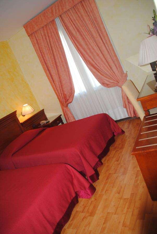 Hotel Vazzana Volpiano Zimmer foto