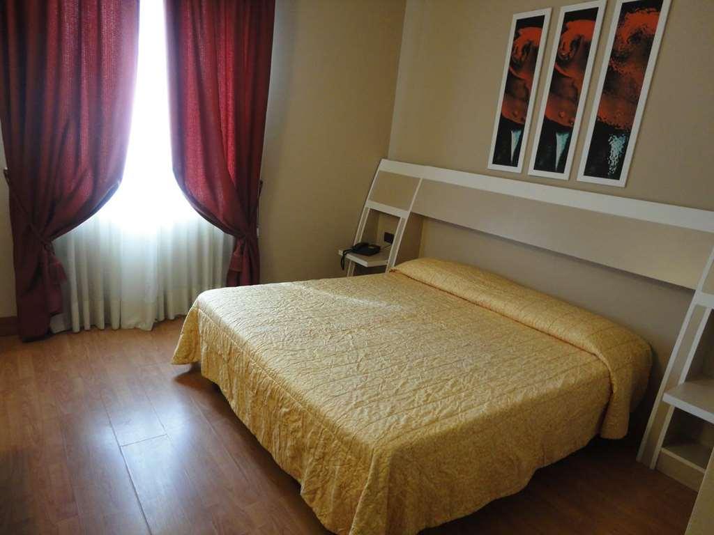 Hotel Vazzana Volpiano Zimmer foto